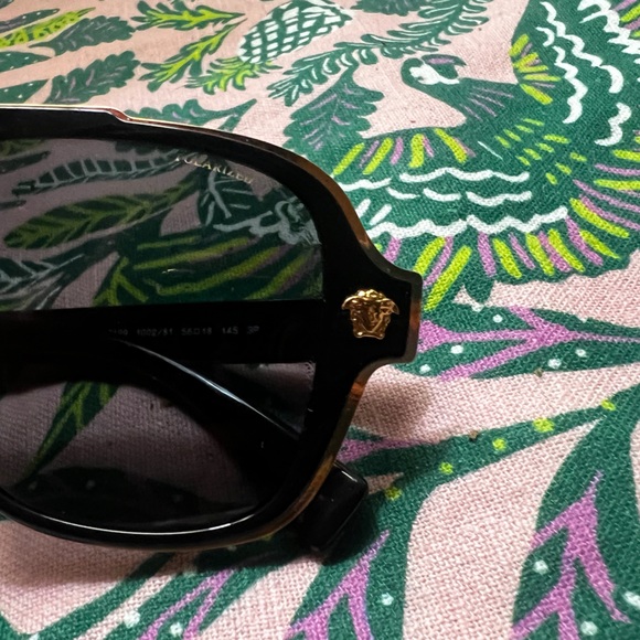 Versace Sunglasses 🕶️ LIKE NEW VERSACE SUNGLASSES VE2199 100281 BLACK/GOLD - Picture 3 of 6